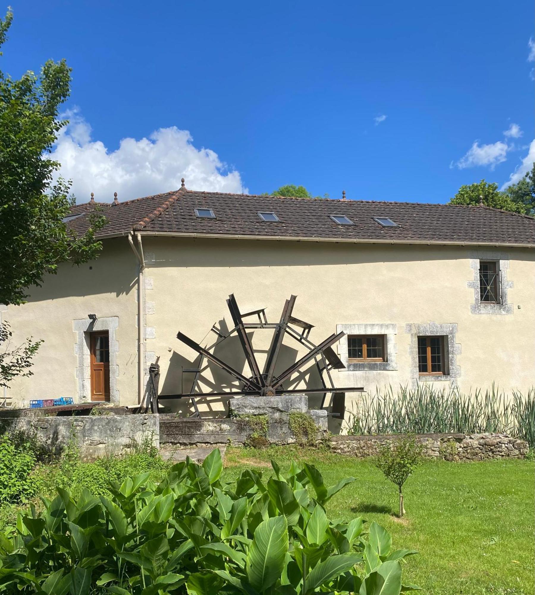 Moulin Du Fontcourt Chasseneuil-sur-Bonnieure Exterior foto