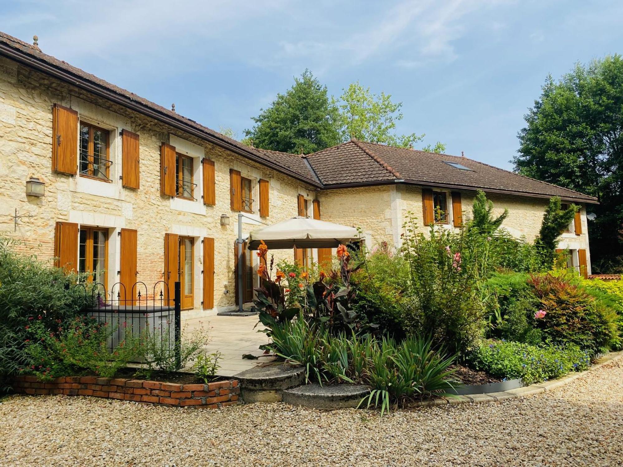 Moulin Du Fontcourt Chasseneuil-sur-Bonnieure Exterior foto