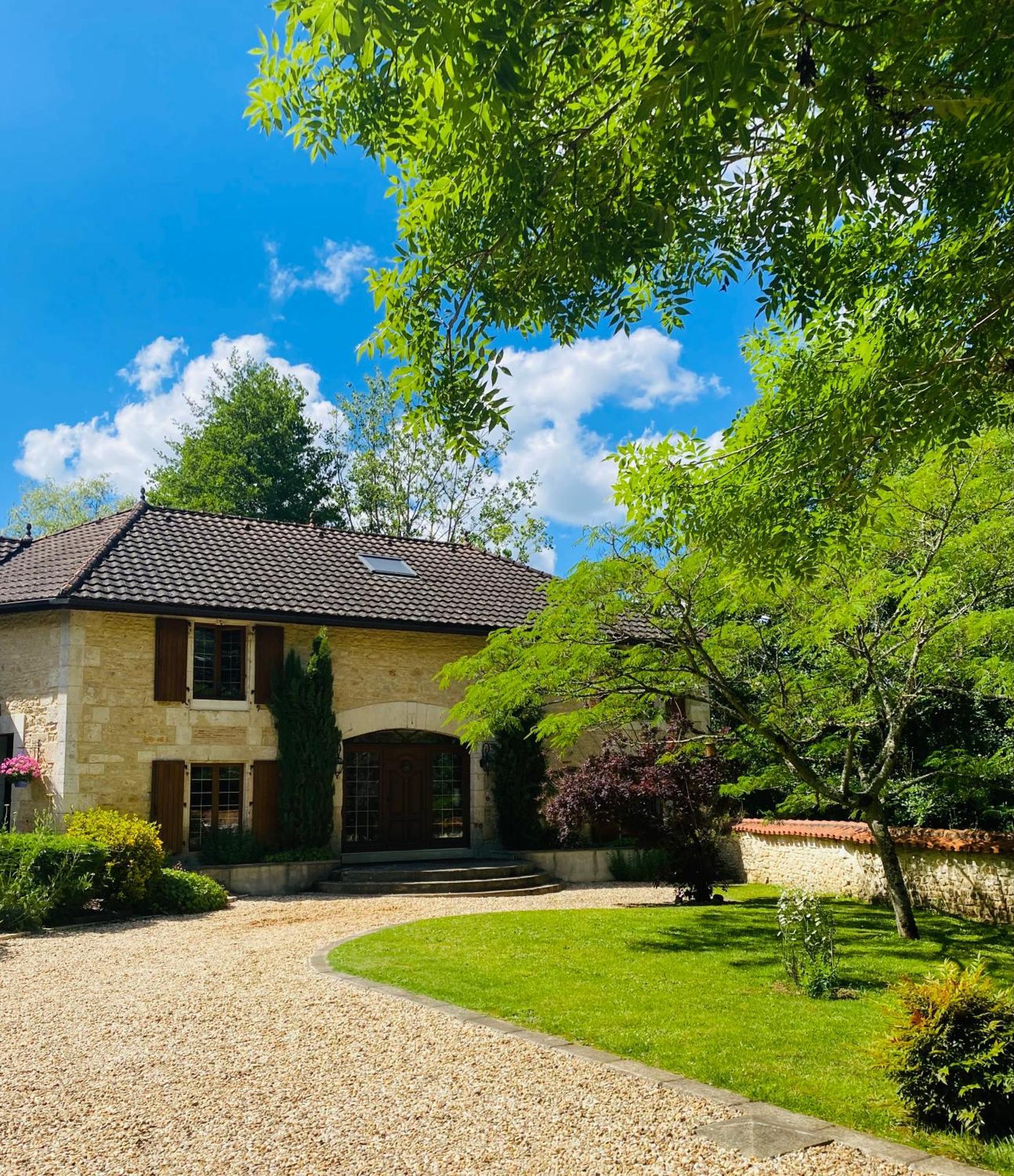 Moulin Du Fontcourt Chasseneuil-sur-Bonnieure Exterior foto