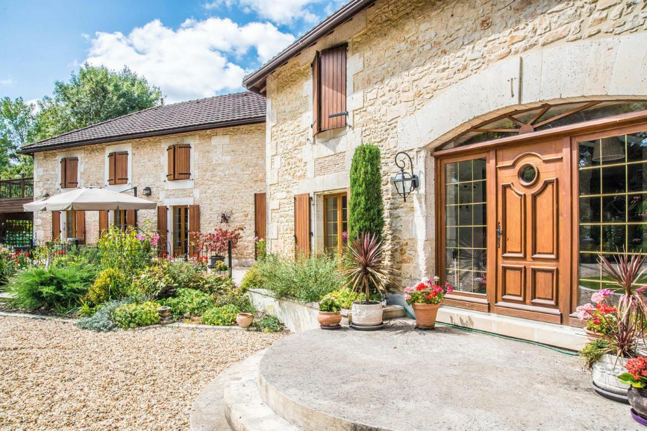 Moulin Du Fontcourt Chasseneuil-sur-Bonnieure Exterior foto